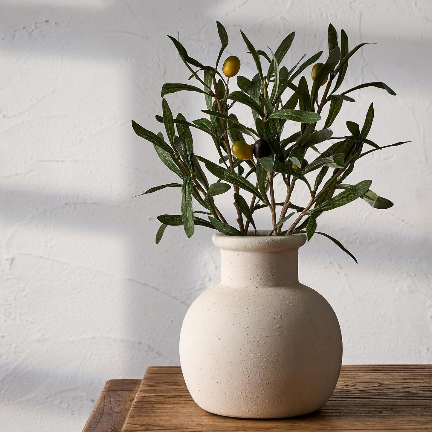 SIDUCAL Ceramic Rustic Farmhouse Vase | 6 Inch Pottery Decorative Flower for Home Decor | Boho Vase | Terracotta for Table, Living Room, Bathroom Decoration, Shelf Decor, Mantel